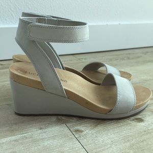 Lucky Brand gray & tan sandals!